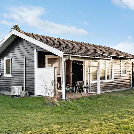 2 Bedroom Stunning In Σπίτι διακοπών Vordingborg